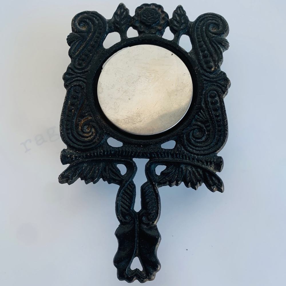 Vintage Williamsburg Cast Iron Food Warmer Trivet with Original Cord